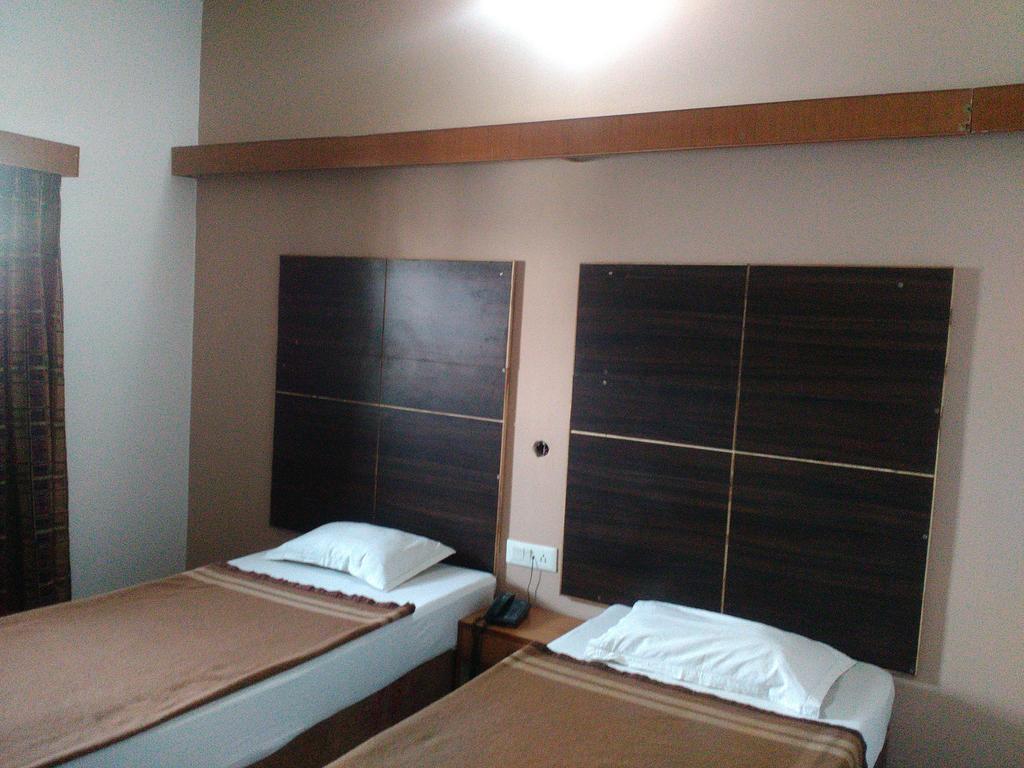 Hotel Ajaya Varanasi Zimmer foto