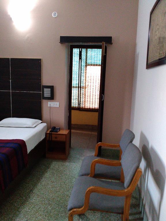 Hotel Ajaya Varanasi Zimmer foto